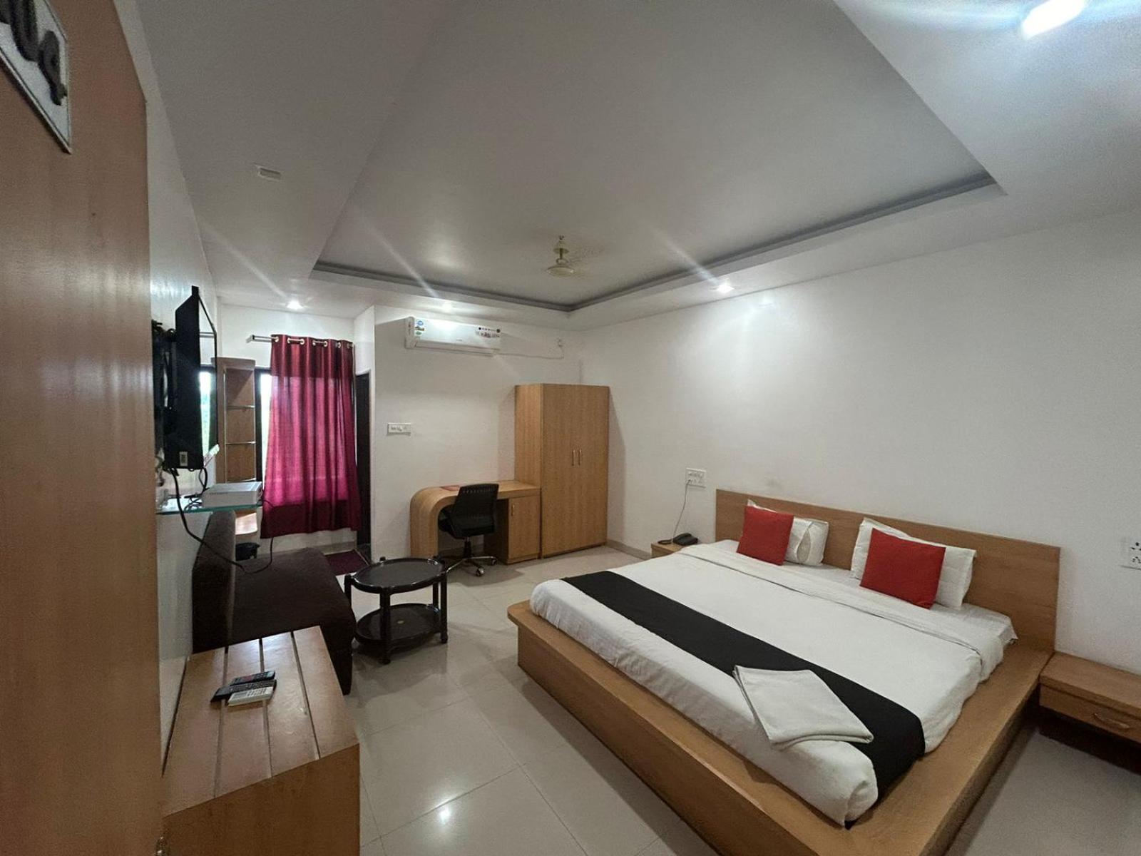 Hotel Tawa Plaza Itarsi Экстерьер фото